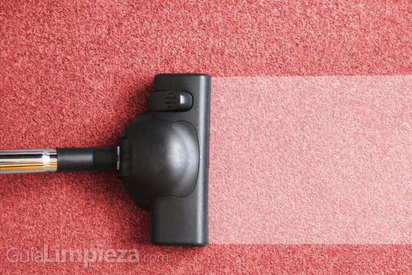 Cómo limpiar y mantener una alfombra siempre perfecta