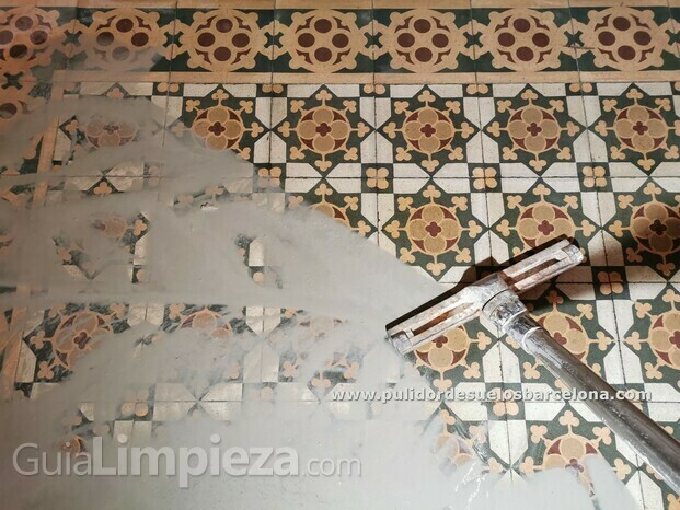 mosaico hidráulico y mármol pulido suelos