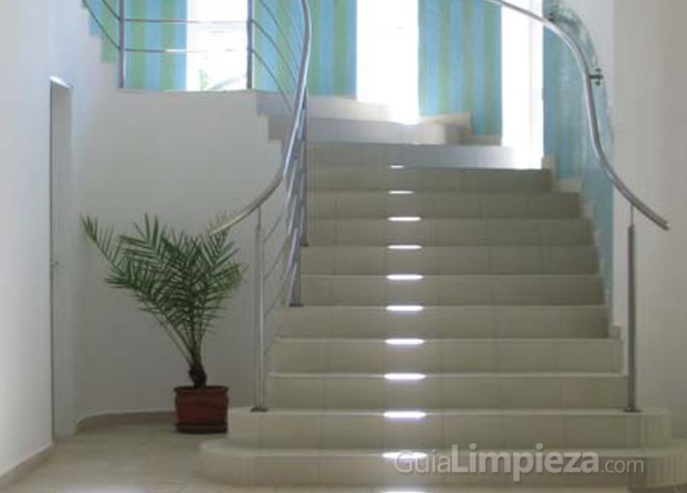 Limpieza de escaleras