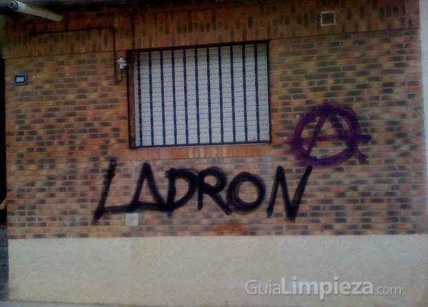 Limpieza graffitis ANTES 2