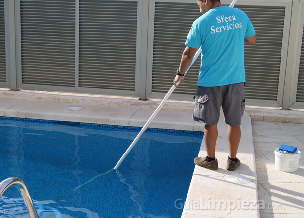 Limpieza y mantenimiento de piscinas